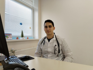 «Ледяная экстремальность: советы врача о безопасном крещенском нырянии».